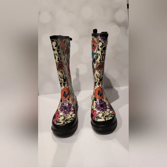 Floral Rainboots - EXCELLENT condition - Picture 5 of 8